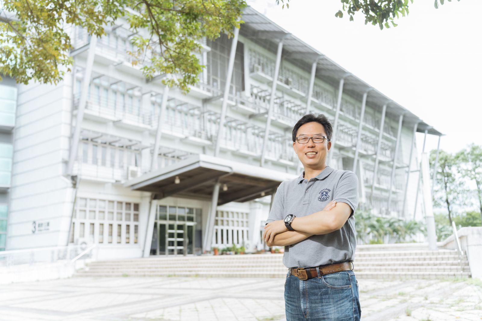 國立雲林科技大學數位媒體設計系副教授兼系所主任張文山，他認為地方創生真正的挑戰不只是從零到一發展創生，而是從一到一百，從最基本的落地實踐跨出門檻，躍升為追求創造品牌。在這過程中，地創要有團隊陪伴，無論是已有經驗的先行者企業，或是大學。