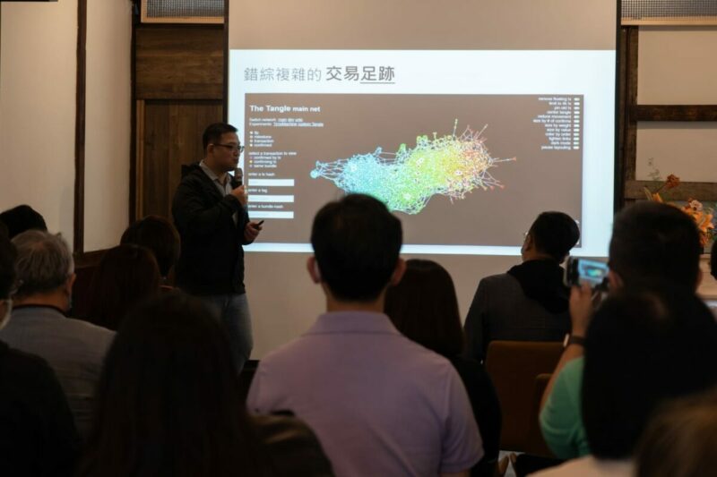 小鎮智能為企業做足跡側錄，展示明確ESG數據成果。(圖片提供：何培鈞 Facebook)